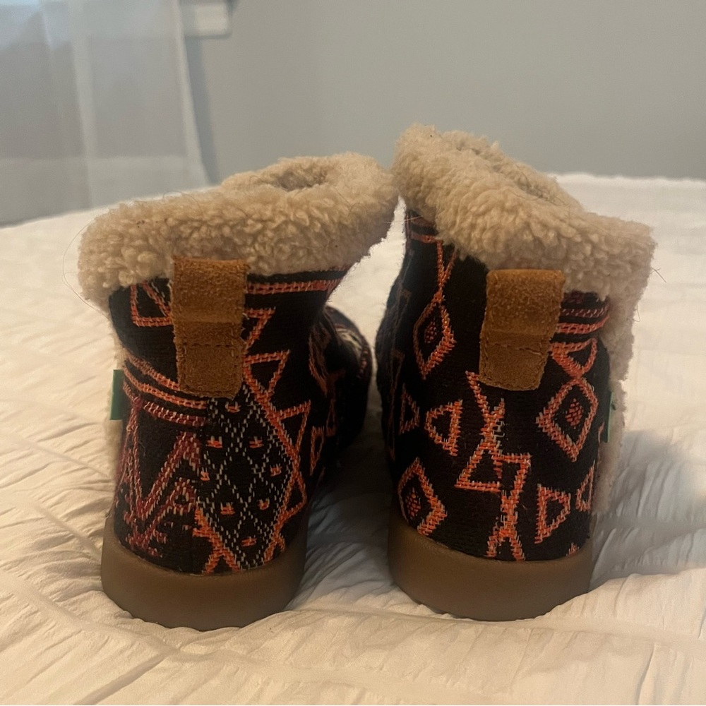 Sanuk Booties - Picture 3 of 6